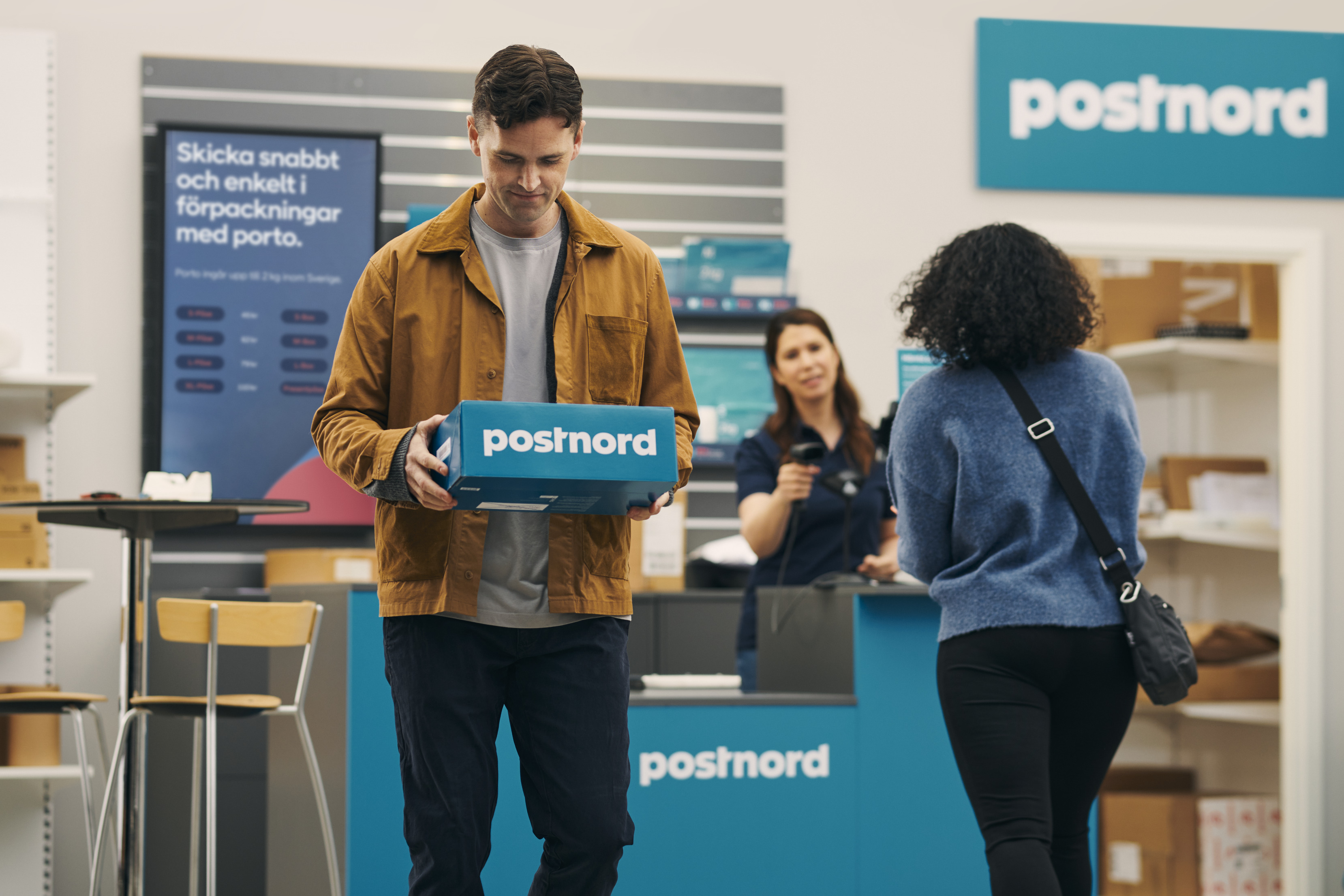 PostNord Consumers at service point