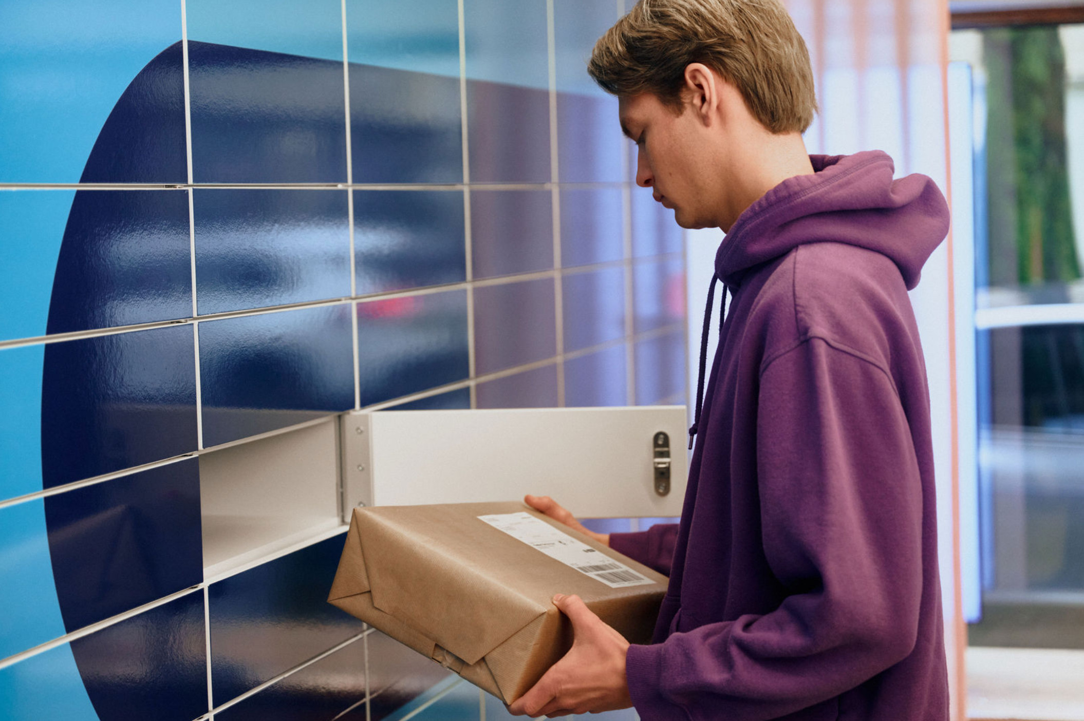 Parcel locker