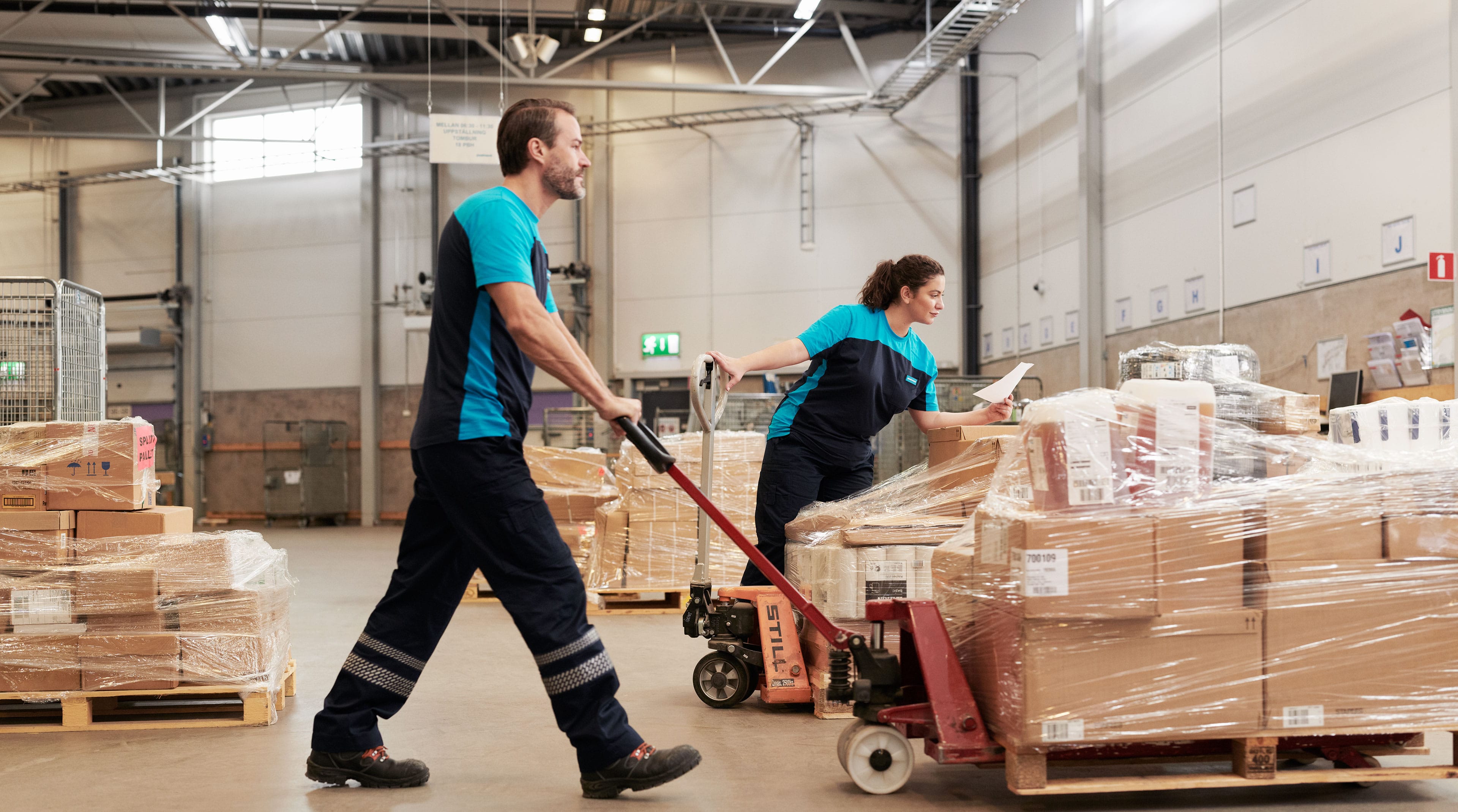 symmetri golf logo Produktionsmedarbejdere timelønnet (deltid) Pakketerminal Køge | PostNord